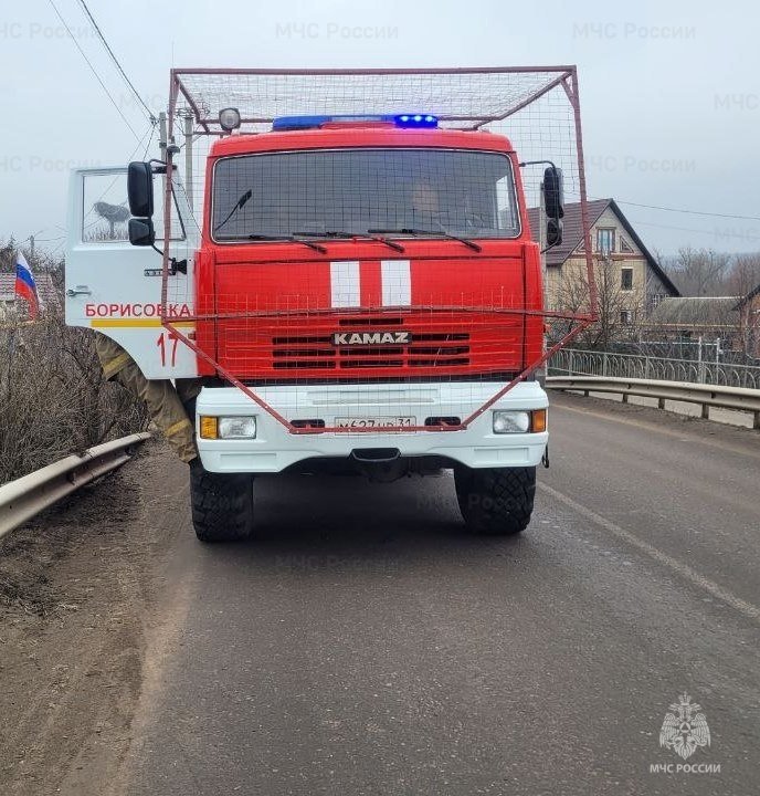 Спасатели МЧС России приняли участие в ликвидации ДТП в поселок Борисовка